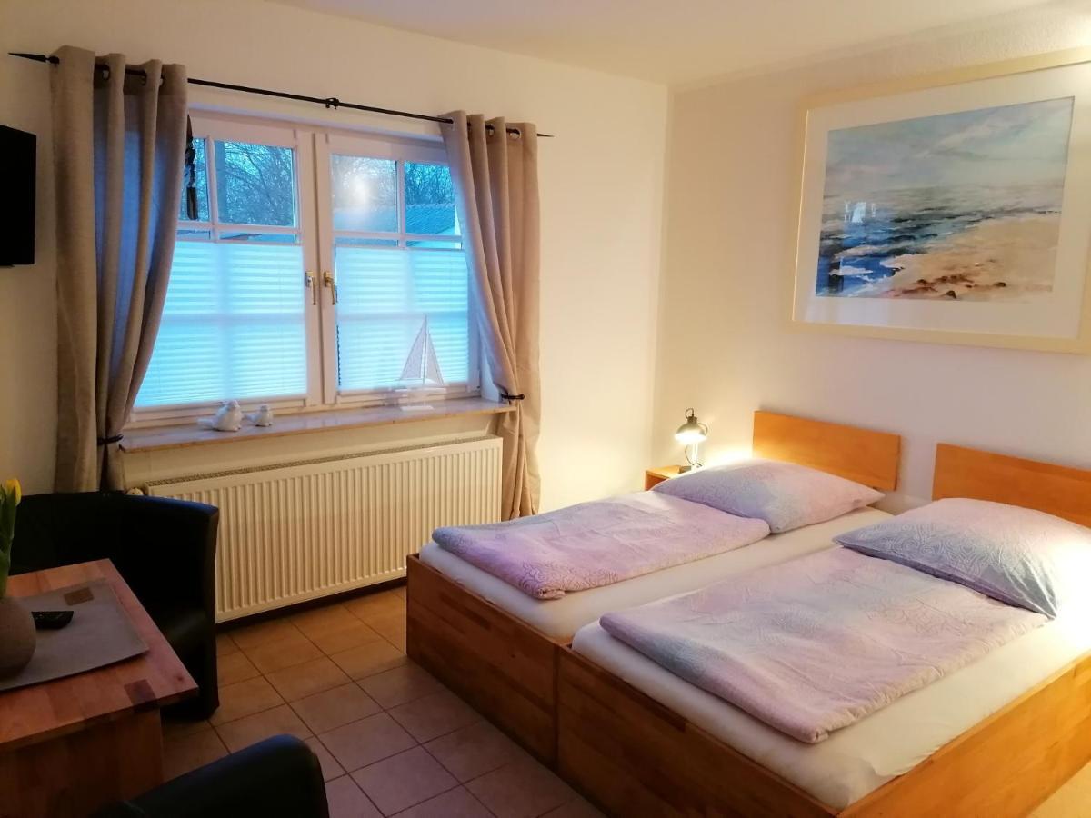 Boddenhus Auf Ruegen - Ferienwohnungen Und Pension Rappin المظهر الخارجي الصورة